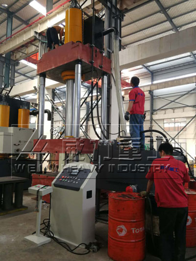 復(fù)合材料垃圾桶成型液壓機調(diào)試