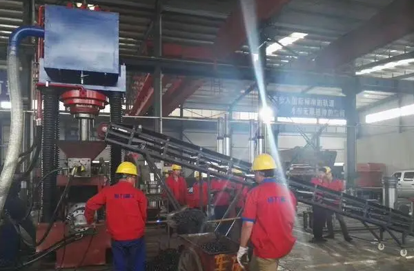 鐵屑?jí)簤K機(jī)